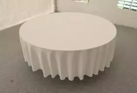 Tablecloth on round table